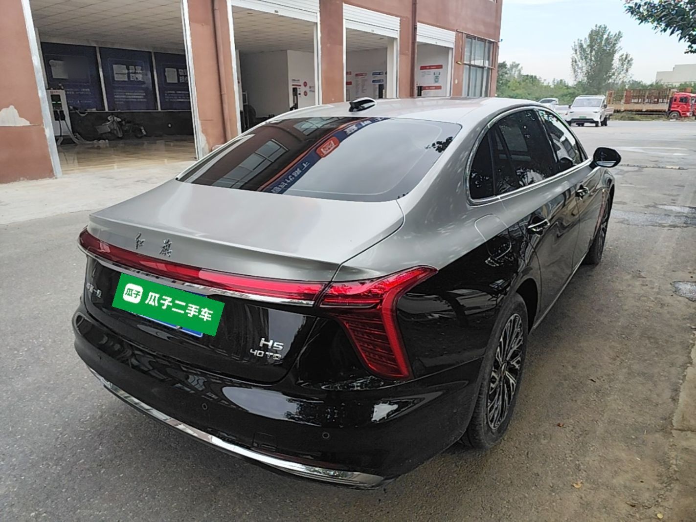 Hongqi H5 2025 2.0T Automatic Flag Edition – 500 000 Units Commemorative Version — снимка 6