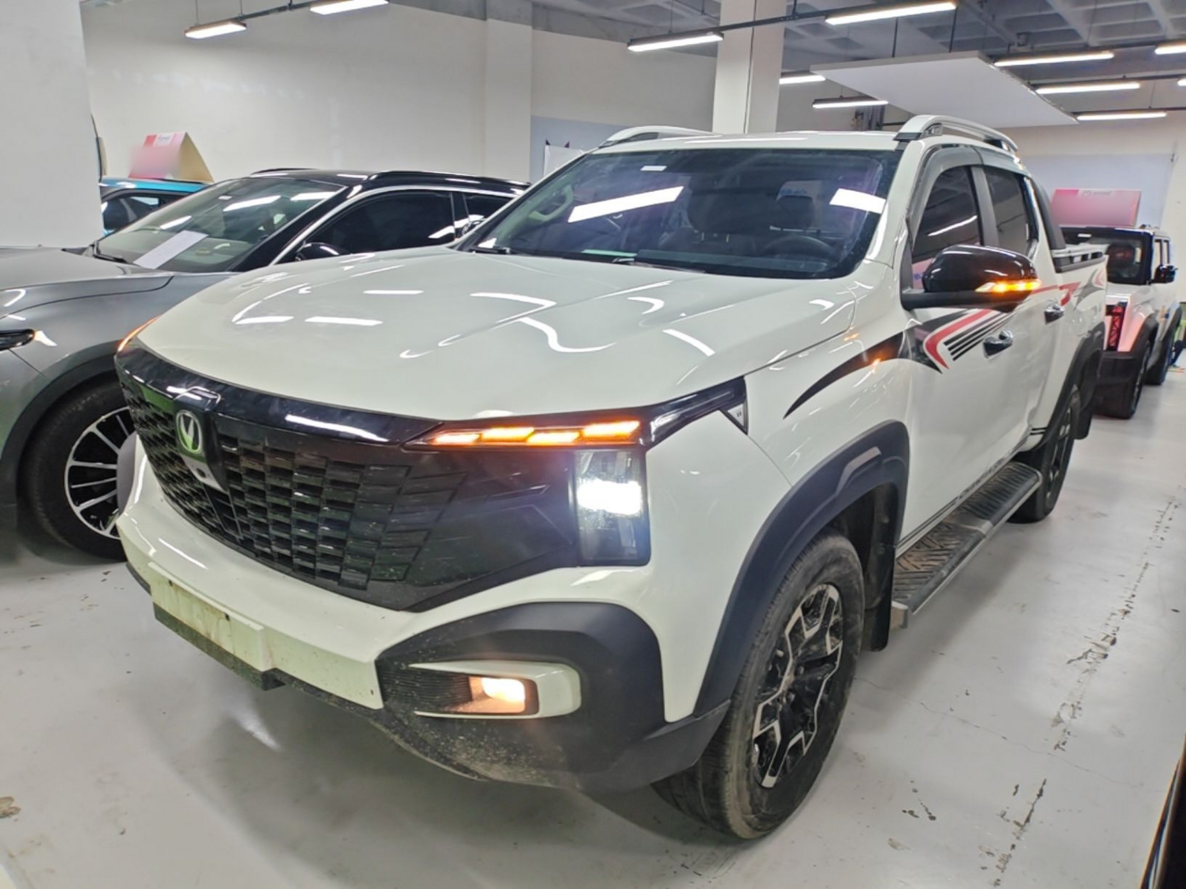 Под передней частью автомобиля