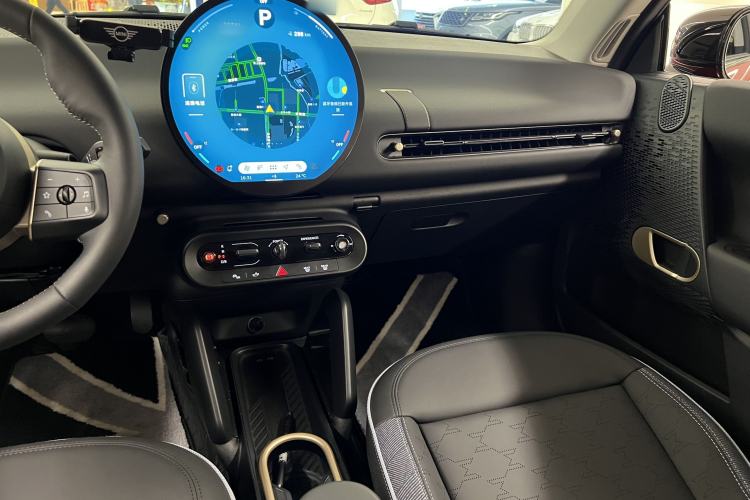 Used MINI Electric COOPER 2024 456km COOPER E Classic Edition Interior 7