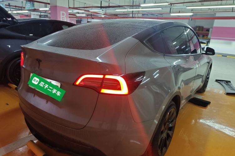 Used Tesla Model Y 2022 Long-Range All-Wheel-Drive Version