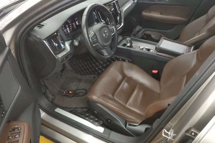 Used Volvo S60 2022 B4 Zhiyi Luxury Edition