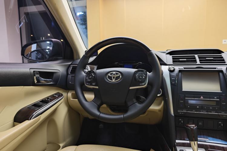 Used Toyota Camry 2015 Dual-Engine 2.5 HG Luxury Navigation Edition Steering Wheel