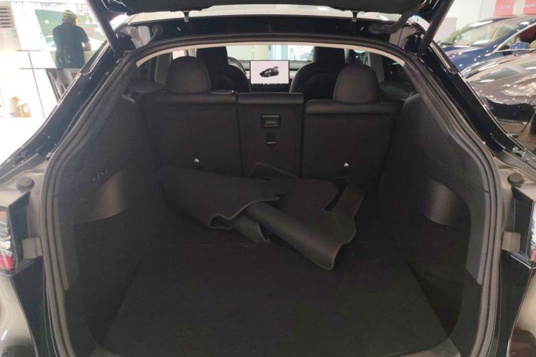 Used Tesla Model Y 2023 Rear-Wheel-Drive Version Trunk