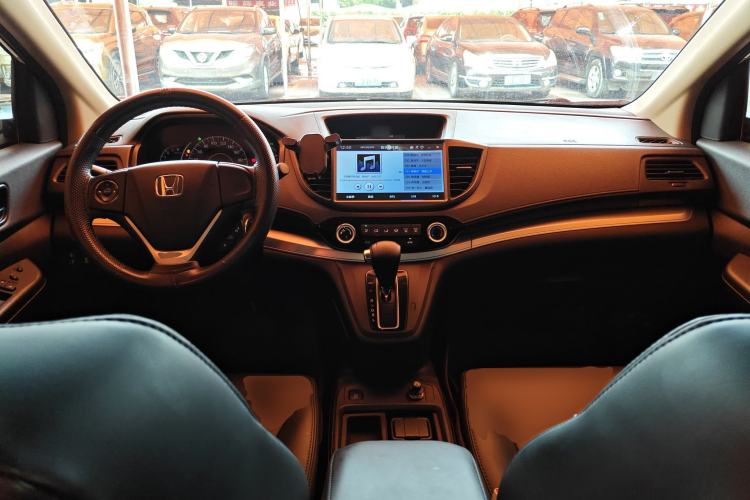 Used Honda CR-V 2016 2.0L Two-Wheel Drive Classic Edition Center Console