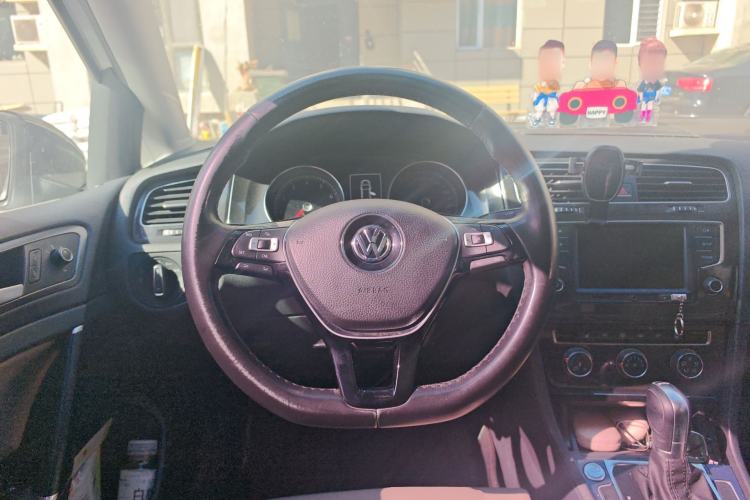 Used Volkswagen Golf 2017 230TSI Automatic Luxury Million-Vehicle Commemorative Edition