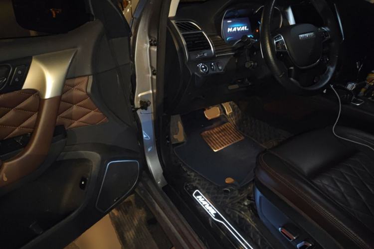 Used Haval H9 2022 2.0T Gasoline All-Wheel-Drive Versatile 5-Seater