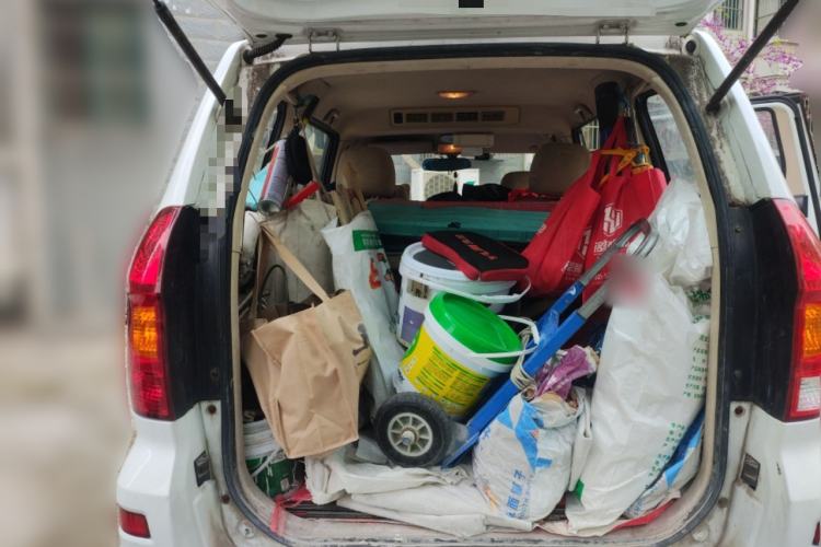 Used Dongfeng Fengon 350 2014 1.5L Manual Base Version Trunk