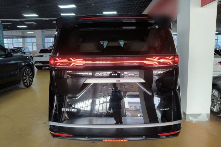 Used Denza D9 2024 EV 600 Four-Wheel-Drive Flagship Model