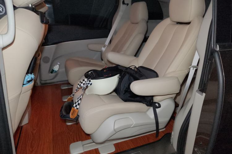 Used Buick GL8 2021 Land Cruiser Executive Class 652T Comfort Model Left Rear Seat