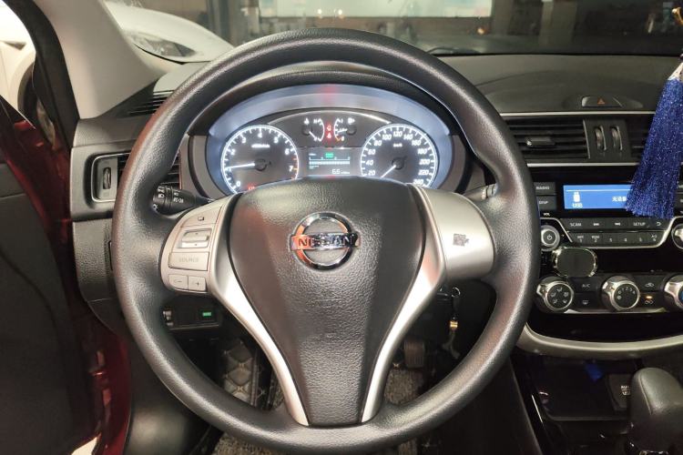 Used Nissan Tiida 2016 1.6L CVT Cool Dynamic Edition