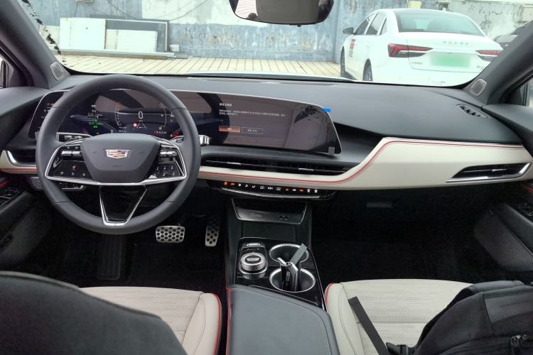 Used Cadillac GT4 2023 25T Prestige Version