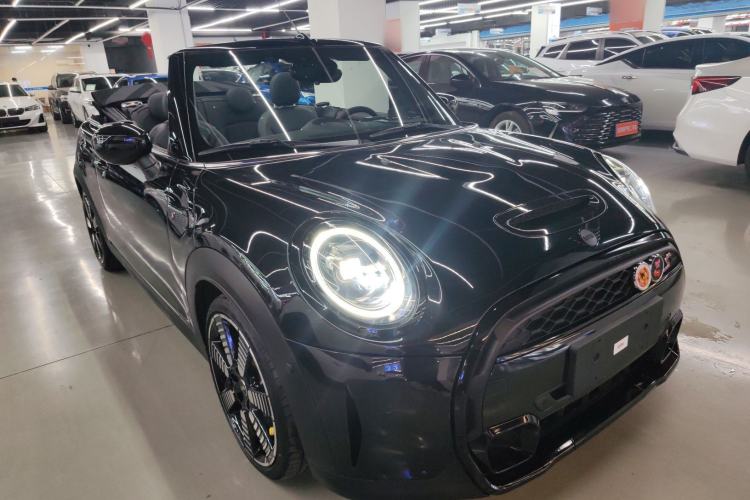 Used MINI 2023 Revised 2.0T COOPER S CABRIO Artist Front Right 45 Deg