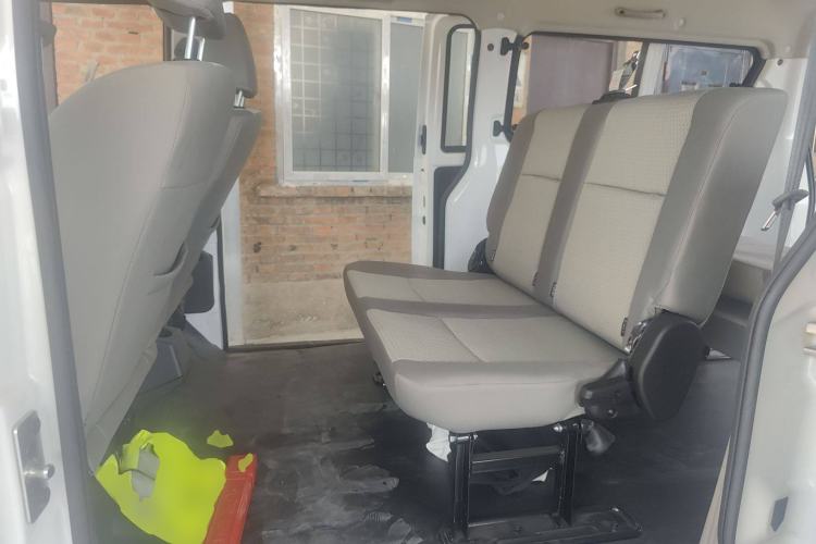 Used Jinbei Hiace X30 2024 1.5L Champion Edition Passenger Vehicle 5/6/7 Seats
