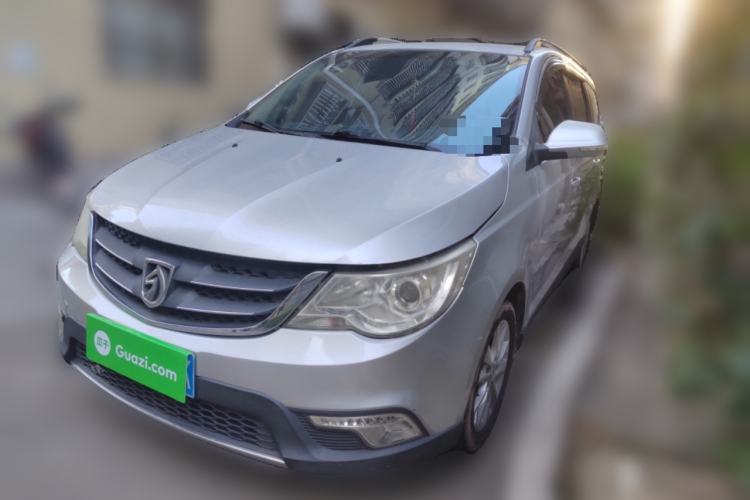 Used Baojun 730 2014 1.5L manual Comfort version 7 seats