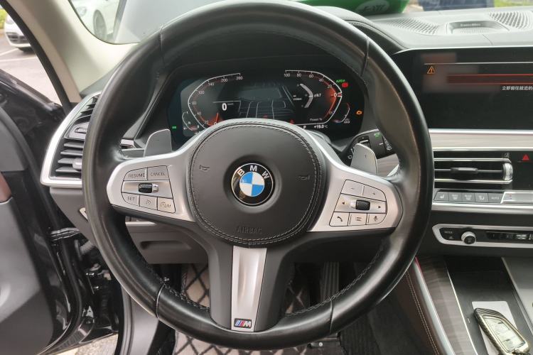Used BMW X5 2022 xDrive 30Li Luxury M Sport Package Steering Wheel