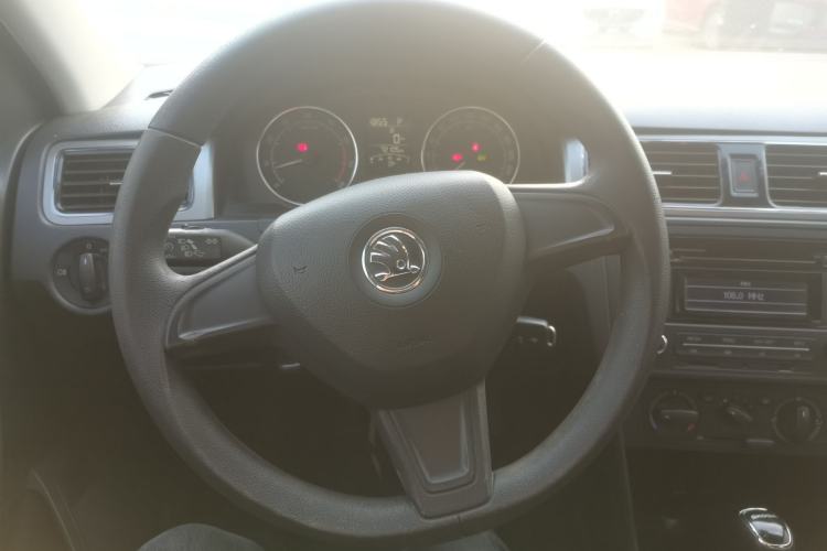 Used Skoda Rapid Spaceback 2014 1.6L Automatic Enjoyment Edition