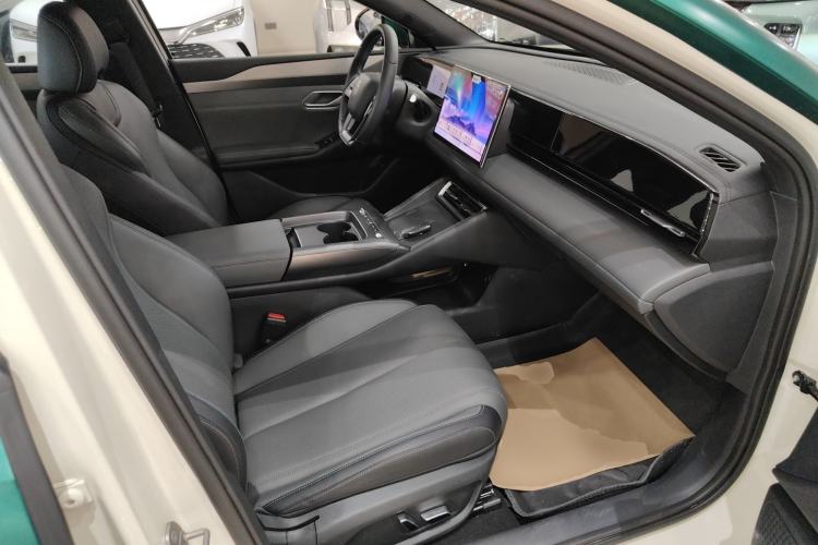 Used BYD Qin L 2025 EV 545KM Beyond Version Right Front Seat