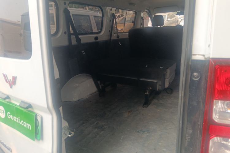 Used Wuling Yangguang 2024 300km Range Practical Window-Sealed Version 60kW Trunk