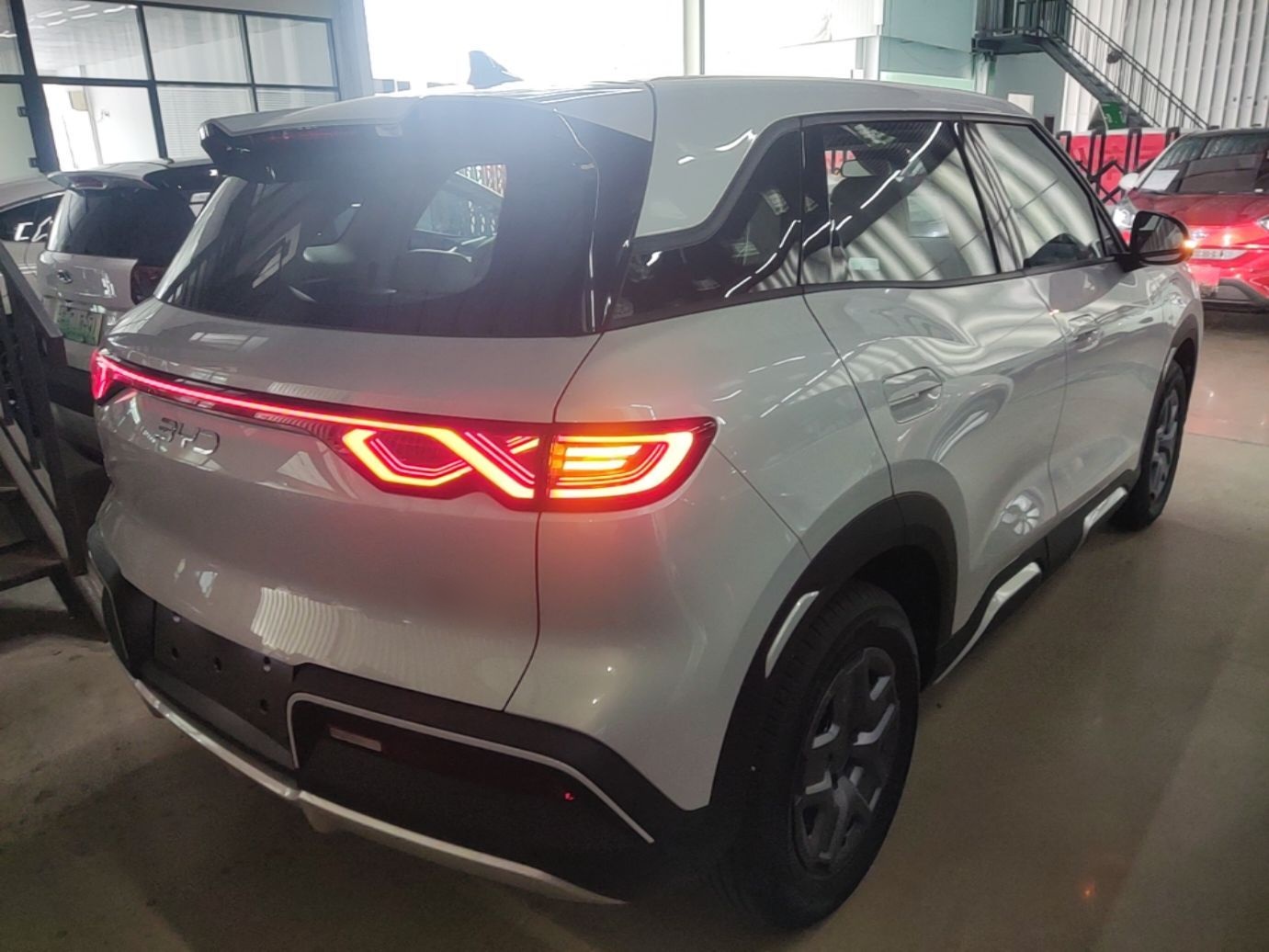 BYD Yuan UP 2025 Model 301KM Leading Version — снимка 6