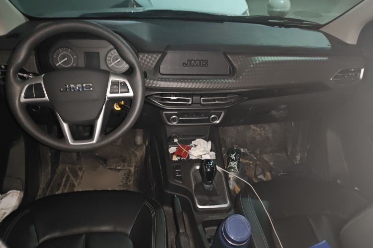 Used JMC Baodian 2023 2.5T Diesel 4x4 Comfort Edition Flat-Base Cargo Bed Long Wheelbase Model JX4D25A6L
