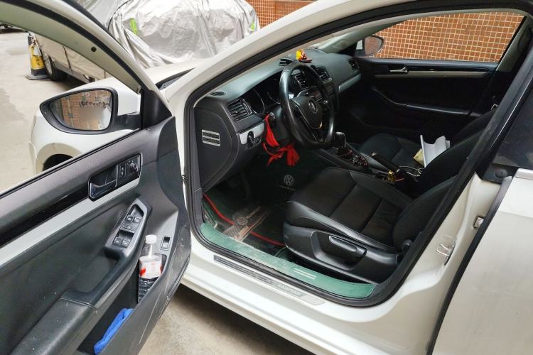 Used Volkswagen Sagitar 2015 230TSI Automatic Comfort Version