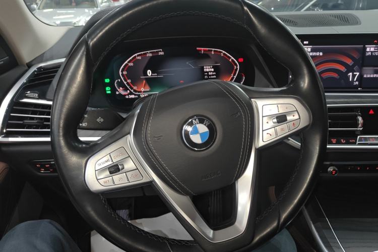 Used BMW X7 2019 xDrive40i Luxury Package with Leading Features
