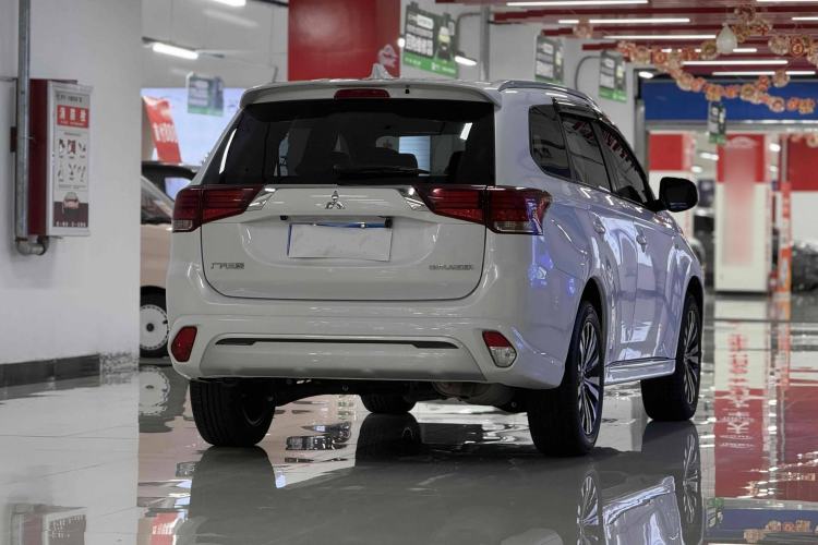 Used Mitsubishi Outlander 2021 Revised Version 2.0L Two-Wheel Drive Comfort Edition 5 Seats
