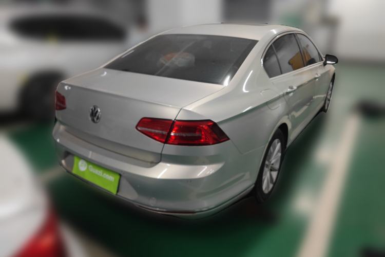 Used Volkswagen Magotan 2018 330TSI DSG Advanced Model Rear Right 45 Deg