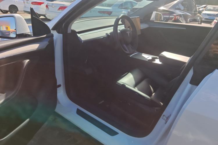 Used Tesla Model Y 2023 Rear-Wheel-Drive Version