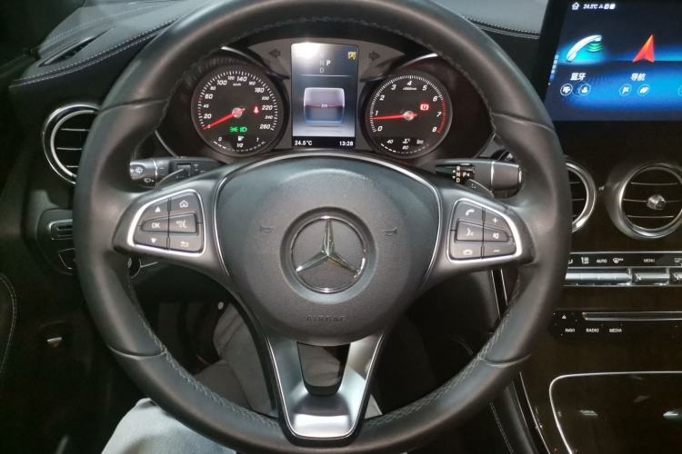 Used Mercedes-Benz GLC 2017 GLC 260 4MATIC Dynamic Edition Steering Wheel