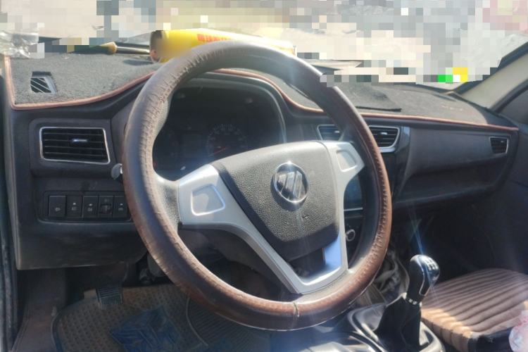 Used Foton Xiangling M 2018 1.5L M2 Non-Load-Bearing Single-Row with Dual Rear Tires (Cargo Version) DAM15L
