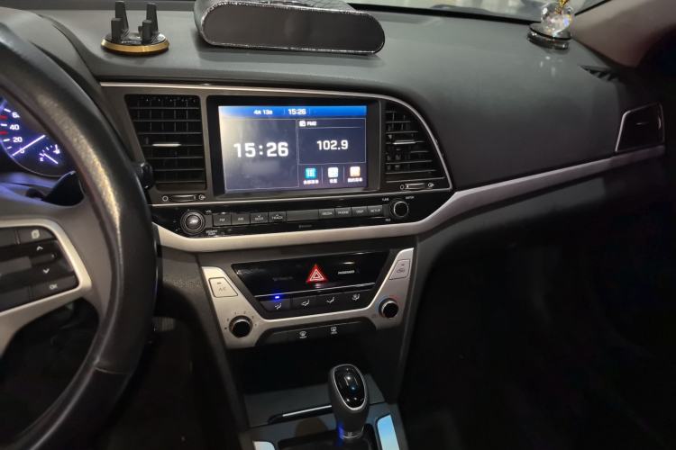 Used Hyundai Elantra (6th Generation / Lingdong) 2016 1.6L Automatic ZhiXuan – Elite Version Center Console