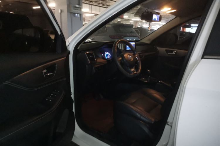 Used Dongfeng Fengon S560 2018 1.8L Manual Urban Model 5 Seats
