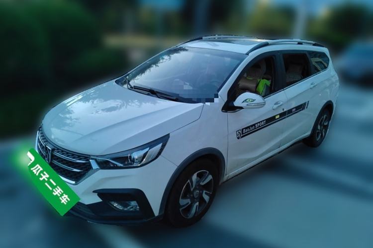 Used Baojun 310W 2018 1.5L Automatic Luxury Version China VI Emission Standard