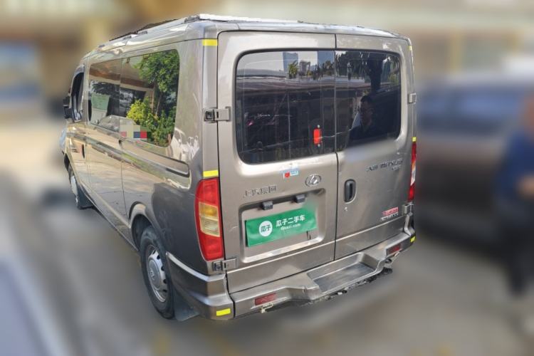 Used SAIC MAXUS Xintu V80 2018 2.5T AMT Aoyuntong Short Wheelbase Ultra-Low Roof 5-6 Seater
