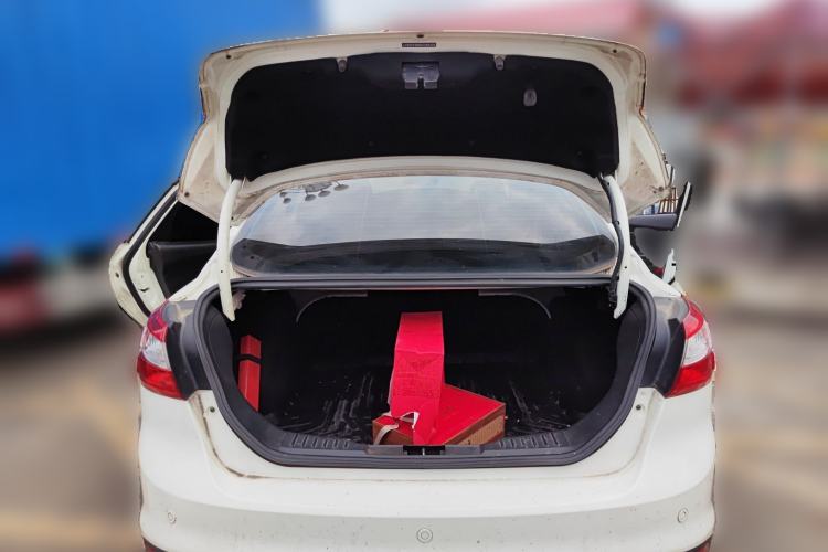 Used Ford Focus 2012 Sedan 1.6L Automatic Fashion Edition Trunk