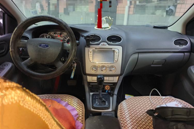 Used Ford Focus 2013 Hatchback Classic 1.8L Automatic Base Model Center Console