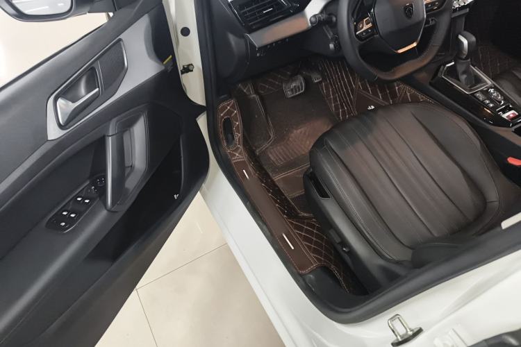 Used Peugeot 408 2022 1.6T Light-Chasing Edition Driver Seat