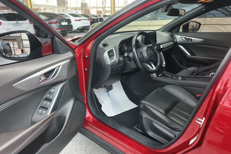 Used Mazda CX-4 2018 2.0L Automatic Two-Wheel Drive Blue Sky Premium Upgrade Version China V Standard
