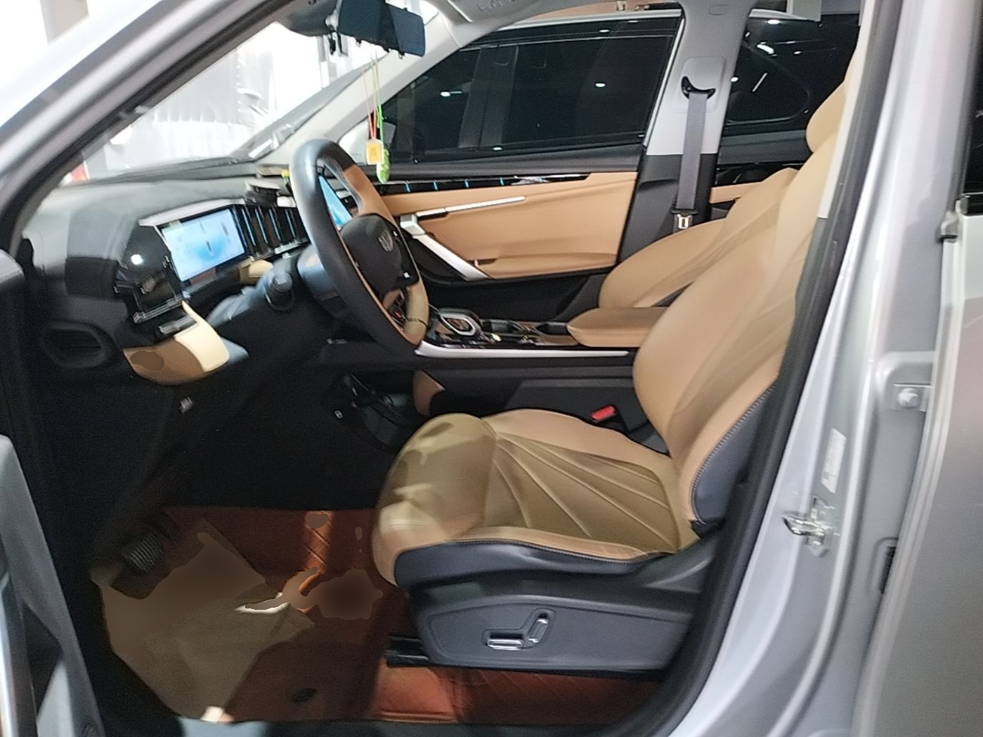 Geely Auto FX11 2023 1.5TD DCT Prestige Edition — снимка 17