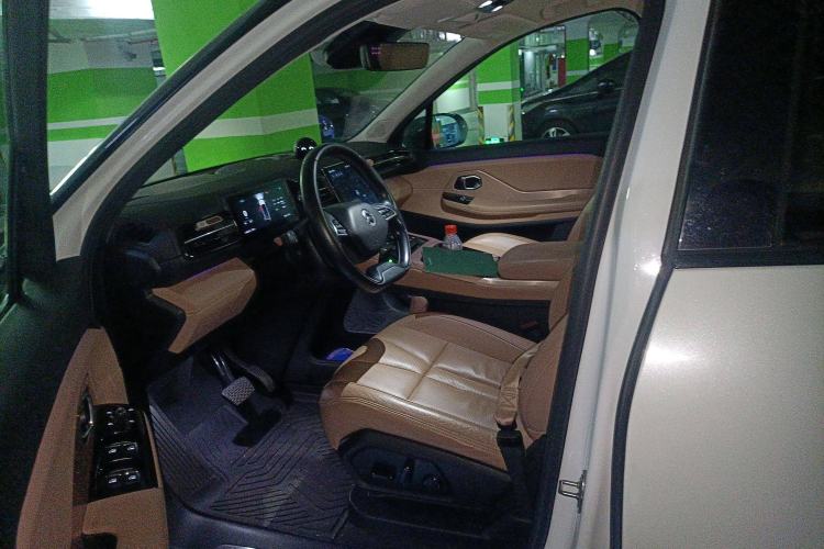 Used Nio ES8 2018 355 km Base Version 7-Seater Edition Left Front Seat