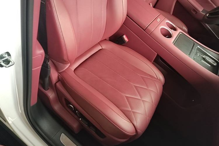 Used Hima AITO M8 2025 Extended-Range Ultra Version 53.4 kWh 6-Seater Edition Right Front Seat