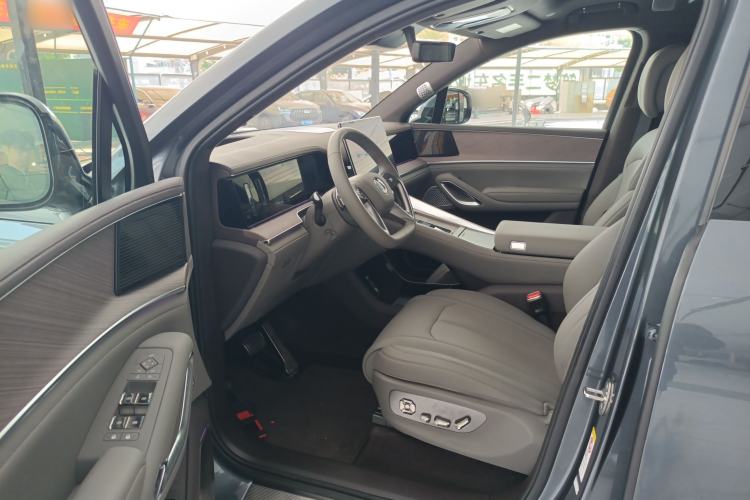 Used Denza N9 2025 Flagship Model