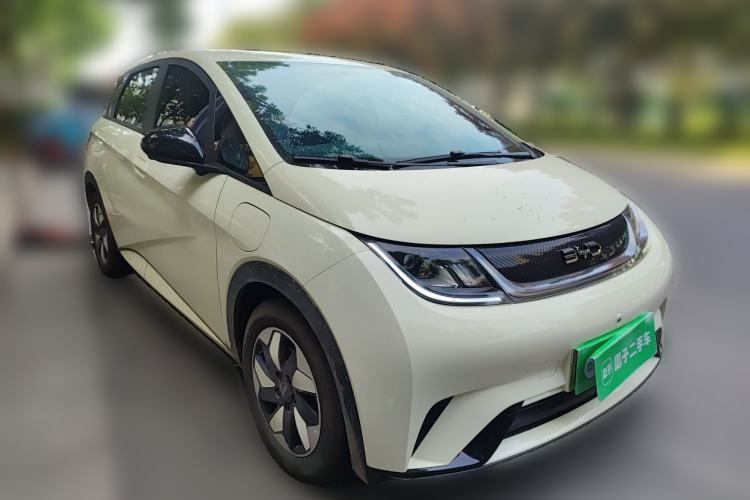 Used BYD Dolphin 2025 420km Free Edition Front Right 45 Deg