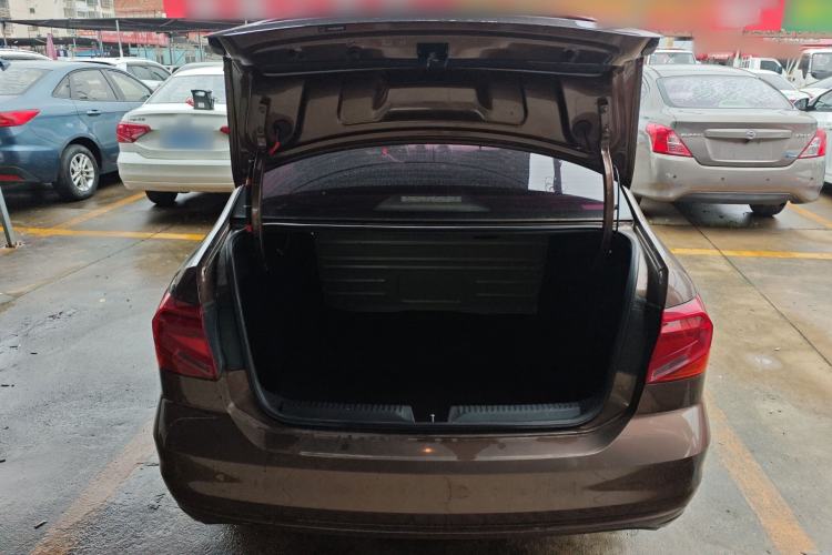 Used Volkswagen Jetta 2017 1.4L Manual Fashion Edition
