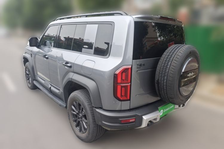 Used Formula Leopard 5 2023 Navigator Edition
