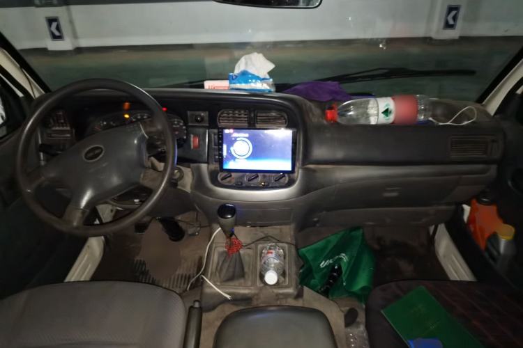 Used Jinbei Hiace 2014 2.0L 5th Generation Kuaiyunwang Business Version 4G19 Center Console