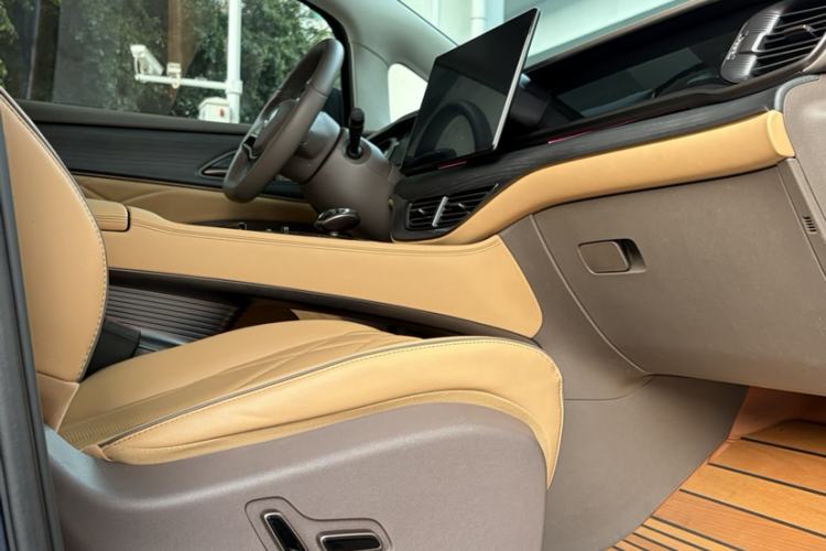 Used Denza D9 2022 DM-i 970 Four-Wheel Drive Flagship Model