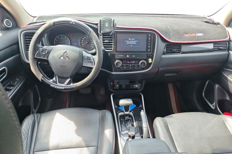 Used Mitsubishi Outlander 2018 2.0L Two-Wheel Drive Glory Edition 5 Seats