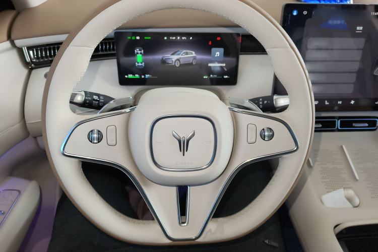 Used VOYAH FREE 2025 Model FREE+ Four-Wheel-Drive Qiankun Edition
